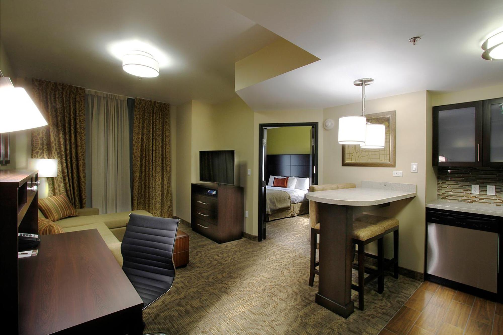 Staybridge Suites Chihuahua By Ihg Esterno foto